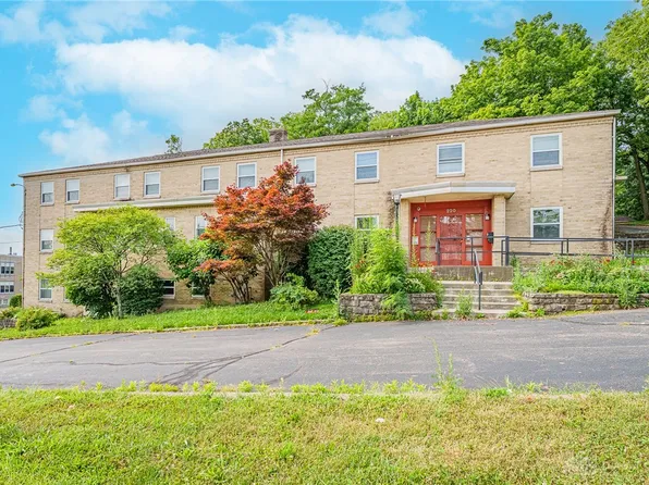 220 W Siebenthaler Ave, Dayton, OH 45405