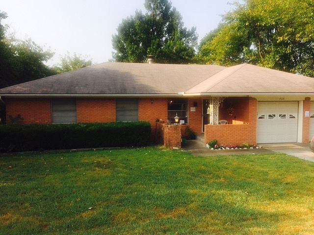 2nd image of 606 E Stone Rd