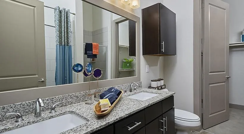 The Julian at South Pointe — Photo 3