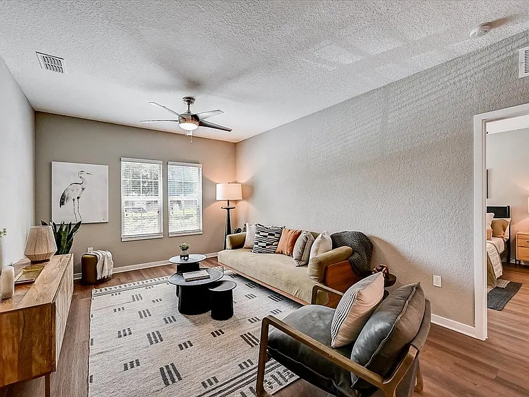 Creekside Ranch Apartments — Photo 8