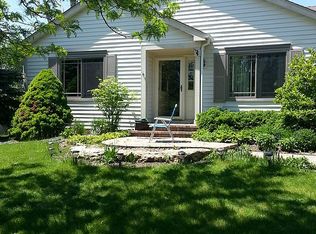 212 Saratoga Ct, Gurnee, IL 60031