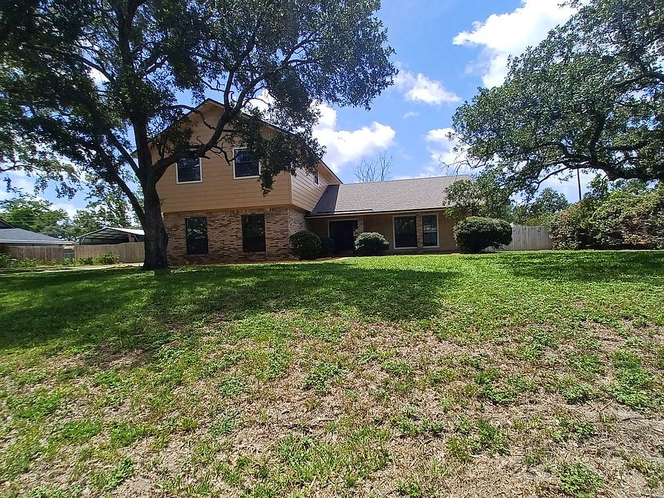 1st image of 2295 Foxwood Dr