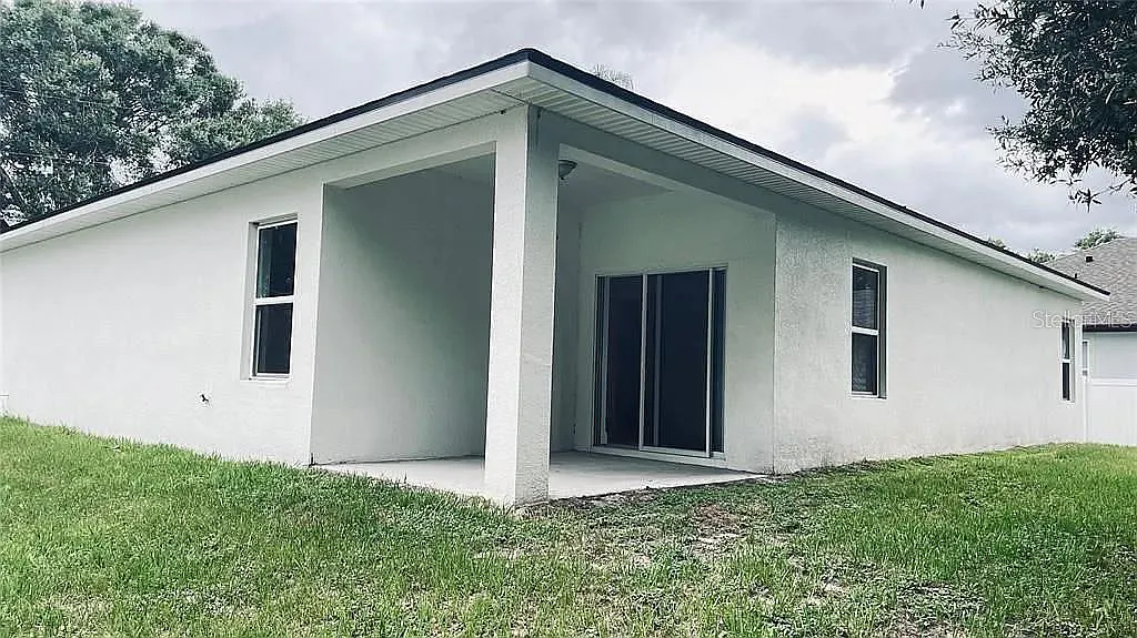 3 bed, 2.0 bath, 1451 sqft, $2,400 — Photo 4