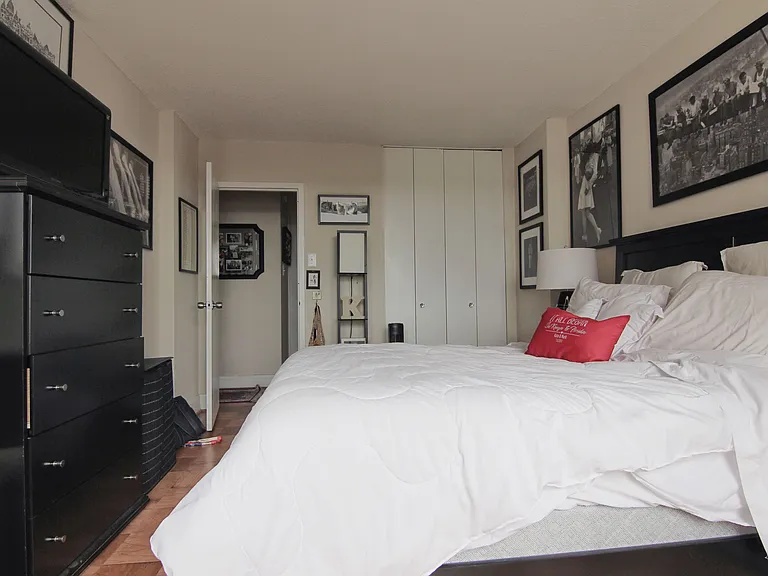 4515 Willard Ave #1604S — Photo 13