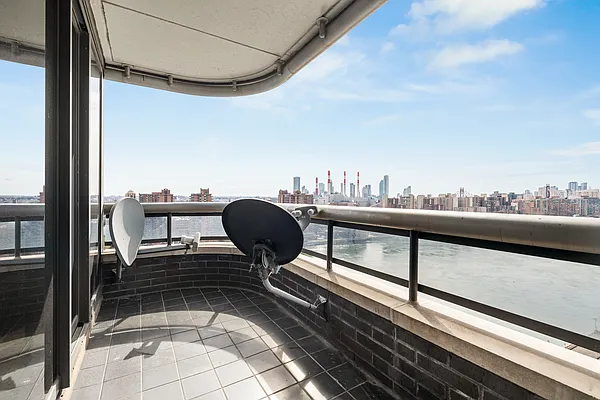 530 East 76th Street #19HJK in Lenox Hill, Manhattan