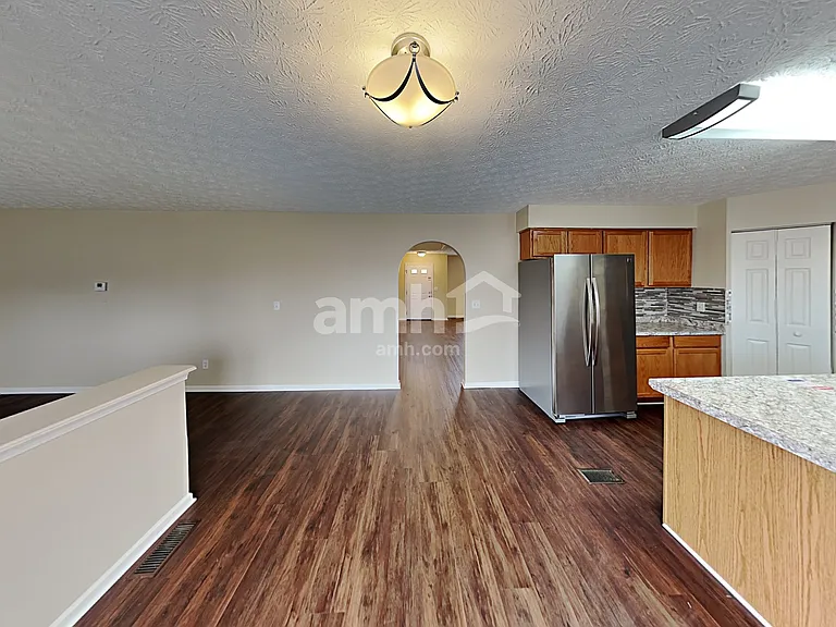 340 Evergreen Cir — Photo 6