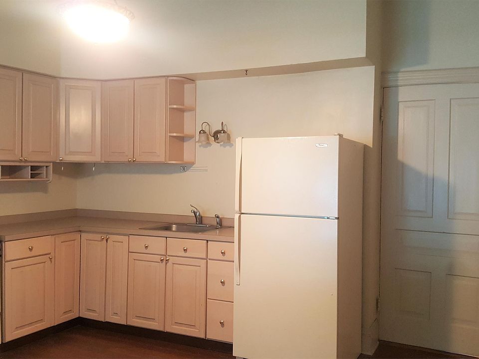 1st image of 322 W Lewis St APT 3