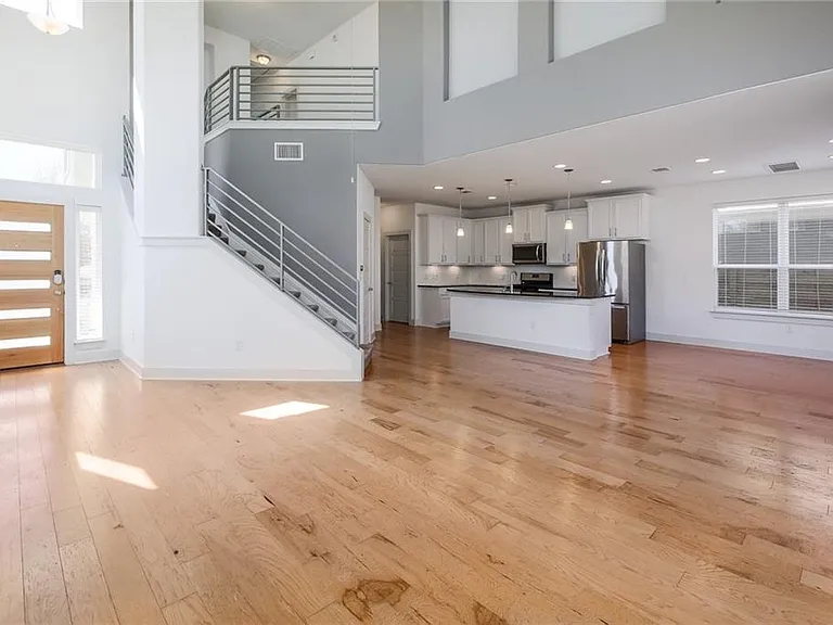 5809 Swayden Ln — Photo 3
