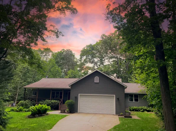 6550 W Forest Edge Dr, Ludington, MI 49431
