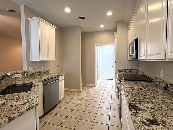 3rd image of 10204 Star Fish St