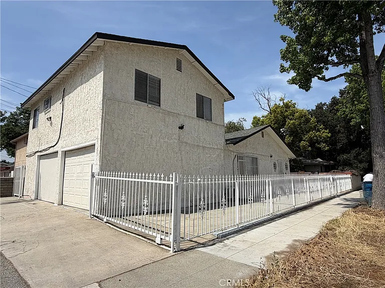 2712 W Hellman Ave — Photo 18