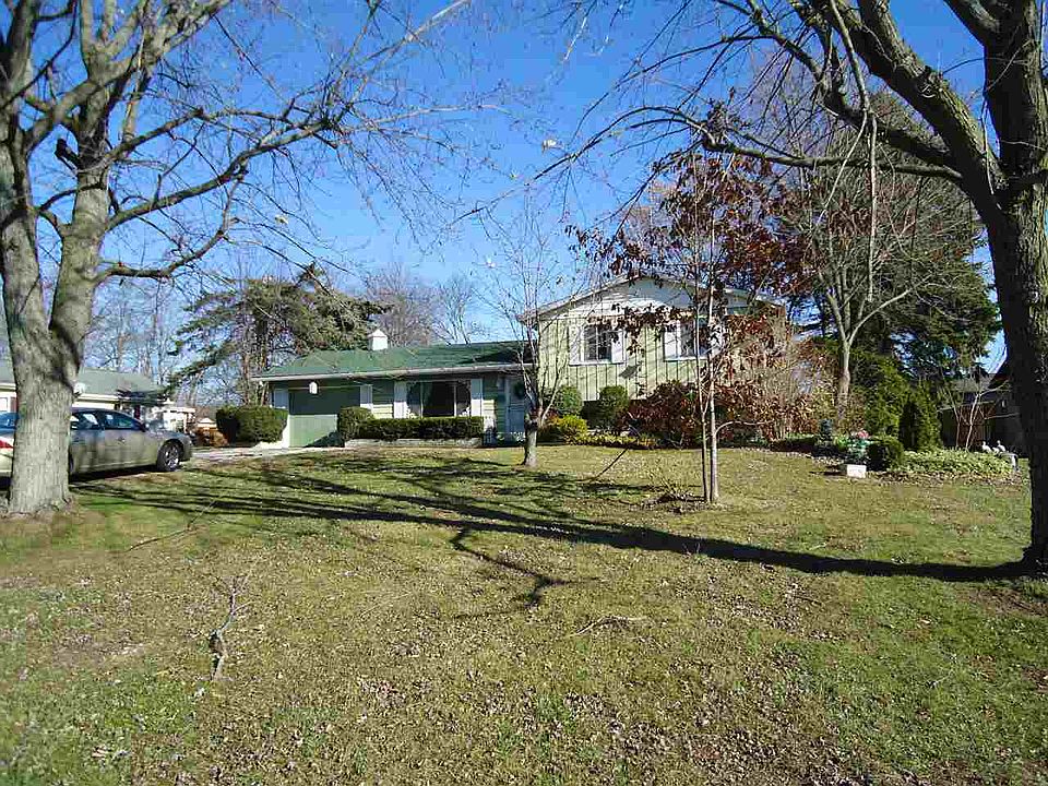 1st image of 502 N Meadow Ln