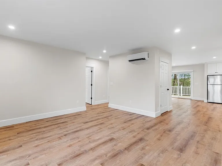 26 Lyndale Ave #2 — Photo 5