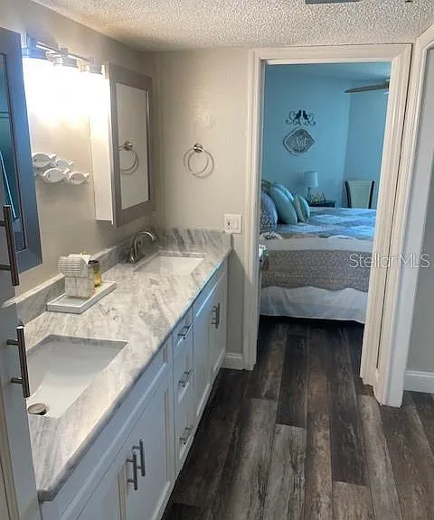 690 Island Way #1112 — Photo 21