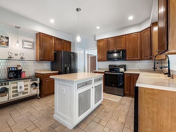 5th image of 4806 Seven Trails Cir