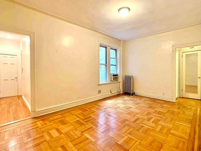 1st image of 455 W 44th St #28B