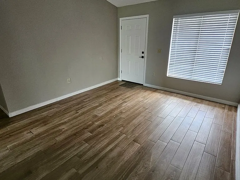 2734 Coral Reef Dr — Photo 14