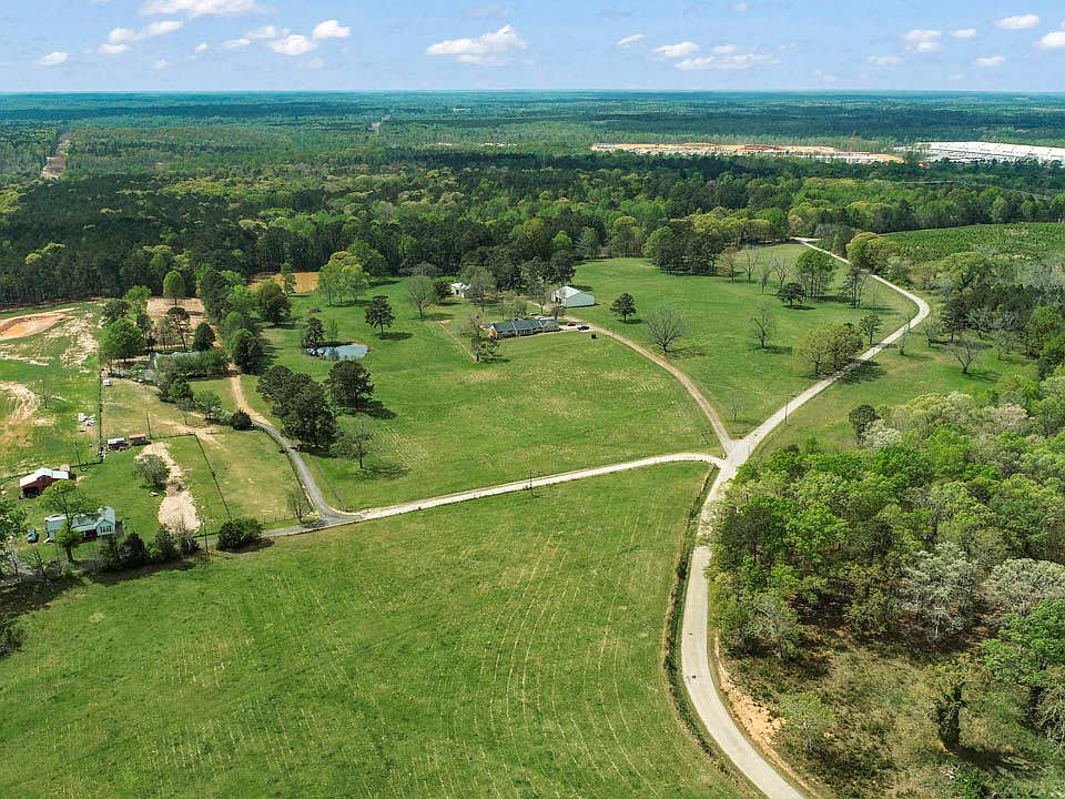 2nd image of 210 Minter Dr