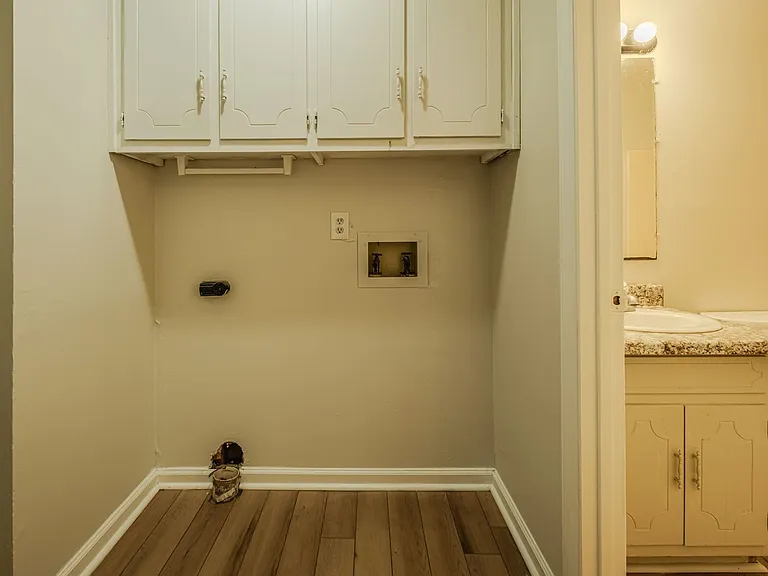 1180 Whit Davis Rd — Photo 7