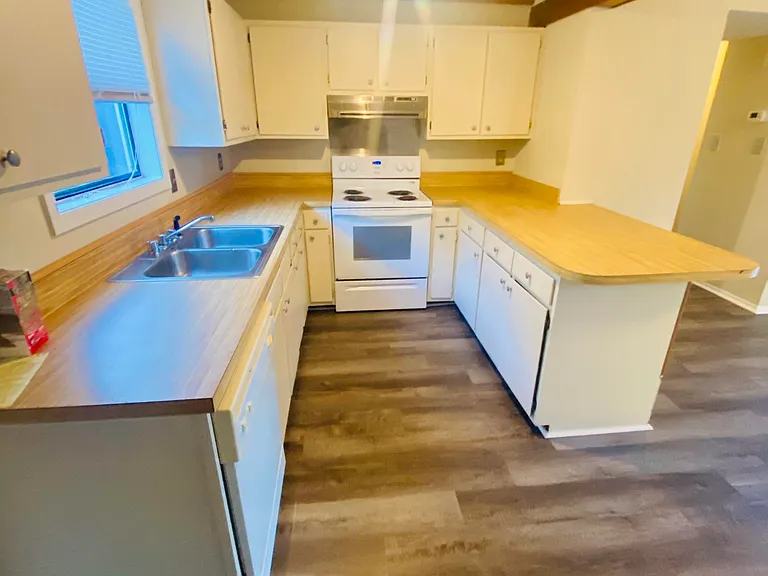 129 Village Cir — Photo 5