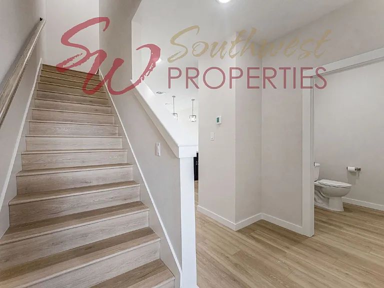 556 Galt Dr — Photo 7
