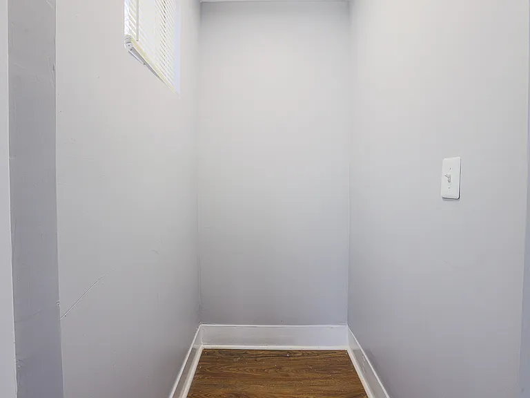 9 Glenmore Ave — Photo 24