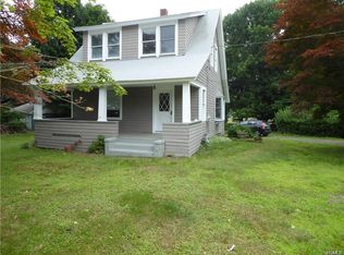 28 Utopian Pl, Airmont, NY 10901