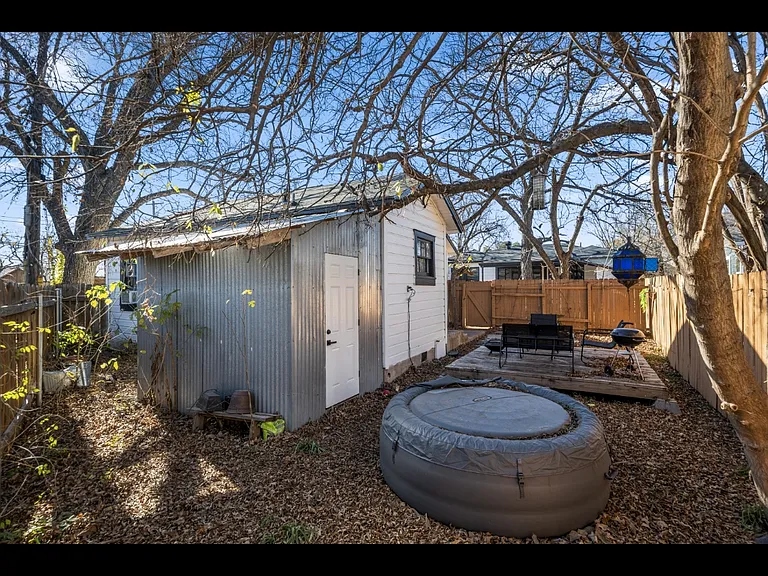 2807 Breeze Ter #B — Photo 11