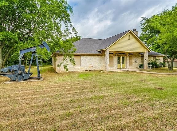 4th image of 7821 County Road 915b