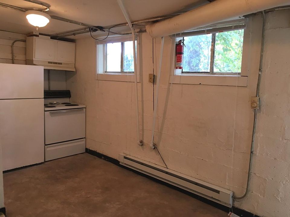 Living Room / Kitchen