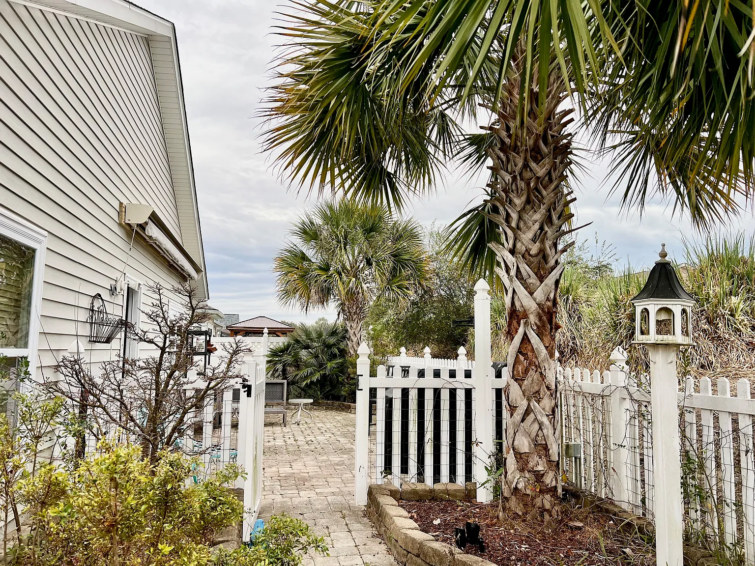 3 bed, 1838 sqft, $2,000 — Photo 2