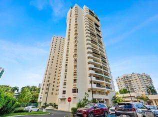 Cond Parque De Loyola Apt #PENTHOUSE 2402, San Juan, PR 00918