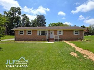 402 E 18th St, Kannapolis, NC 28083