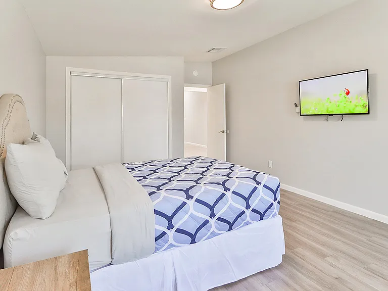 Full bed