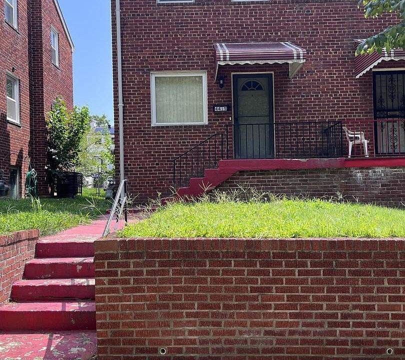 1st image of 4415 C St SE