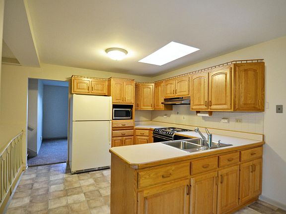 3rd image of 18 Bunting Ln