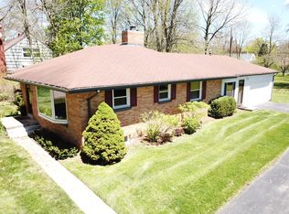 8820 N Pelham Pkwy, Bayside, WI 53217