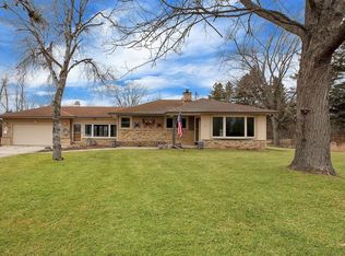 1812 W Ranch Rd, Mequon, WI 53092