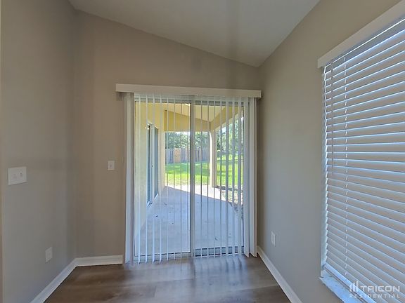 4th image of 106 Carlyle St