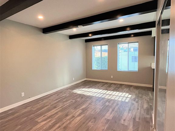 5th image of 6768 Lexington Ave #6