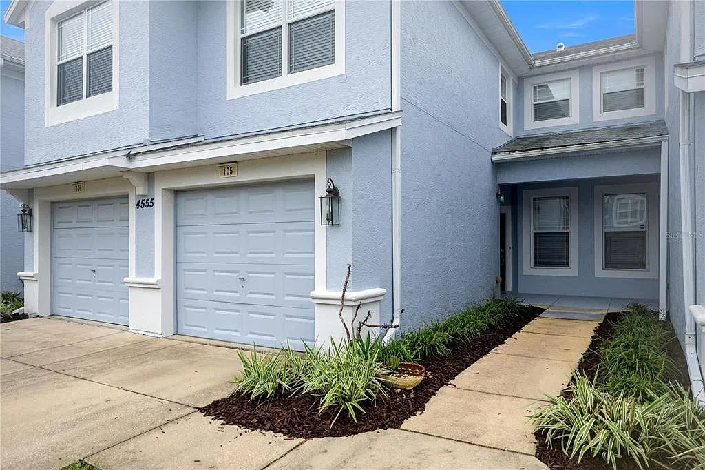 2 bed, 2.0 bath, 1429 sqft, $1,650 — Photo 2