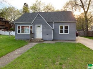 810 Washington Ave, Sheldon, IA 51201