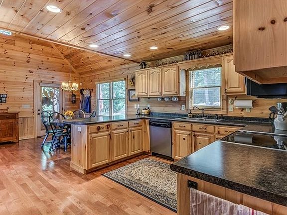 2nd image of 283 Bootlegger Rd