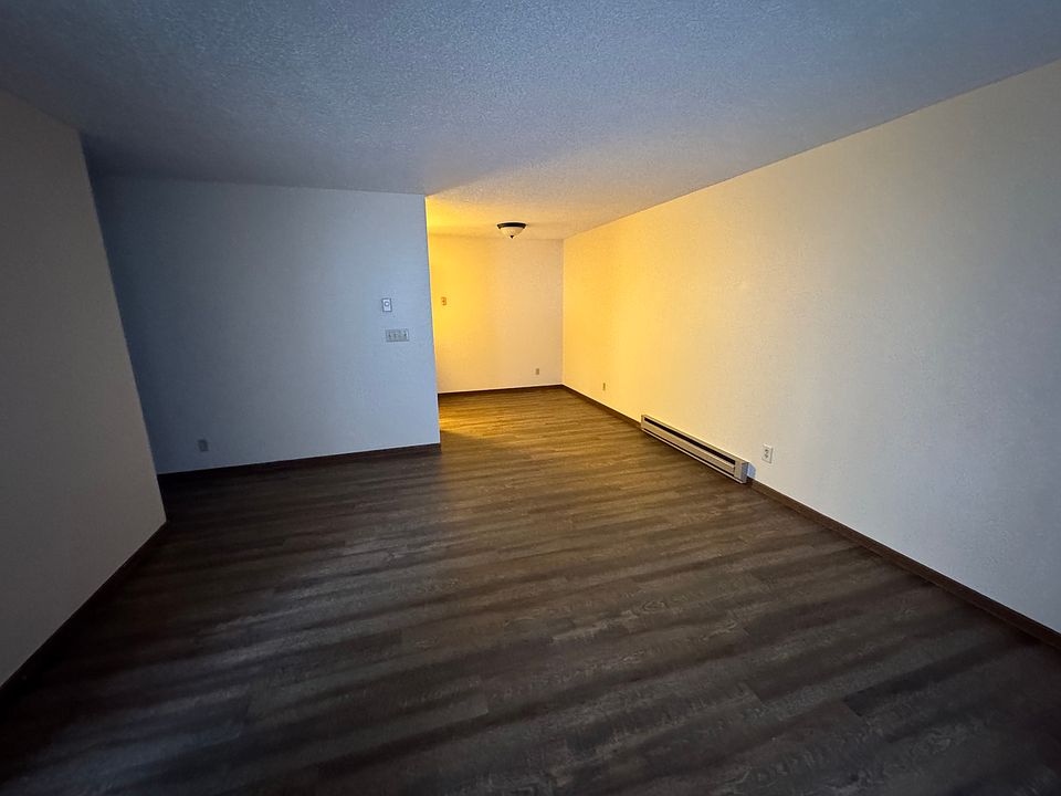 1st image of 1118 Dutchman Ct