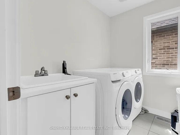 641 Leatherleaf Lndg — Photo 35