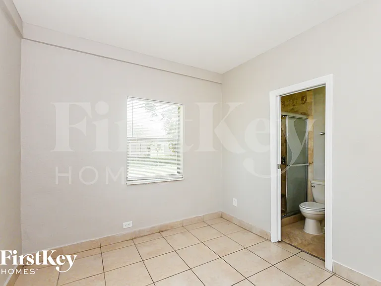 2440 NW 162nd St — Photo 11