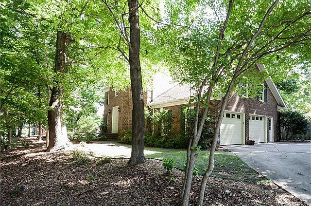 1st image of 915 Cithara Dr