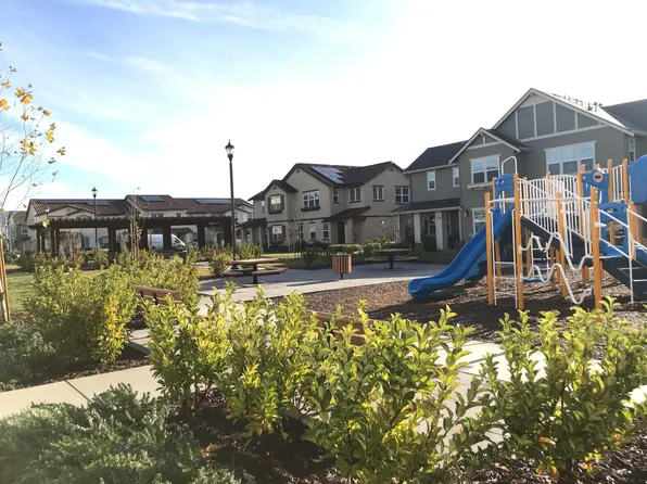 137 Banano Ln, Morgan Hill, CA 95037