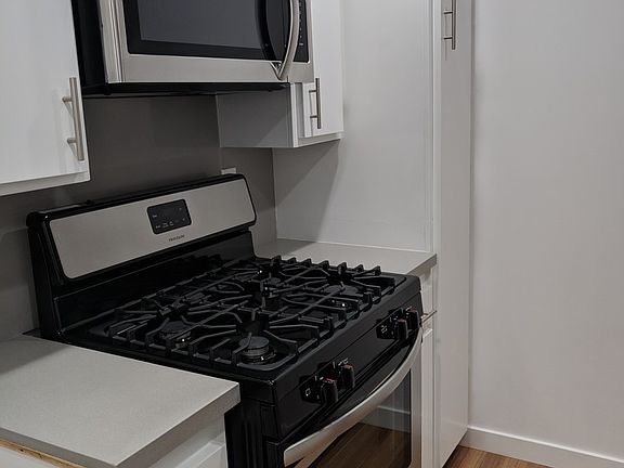 2nd image of 1821 Canyon Dr #1825-4