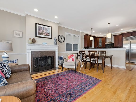 3rd image of 3311 N Kenmore Ave APT 1
